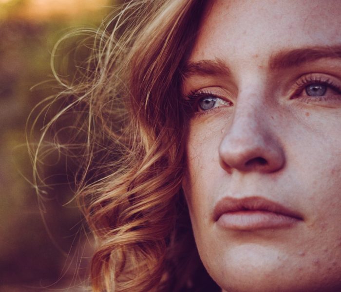 钟山法院在春节前夕走访慰问退休干警、在职困难干警：beat365官网