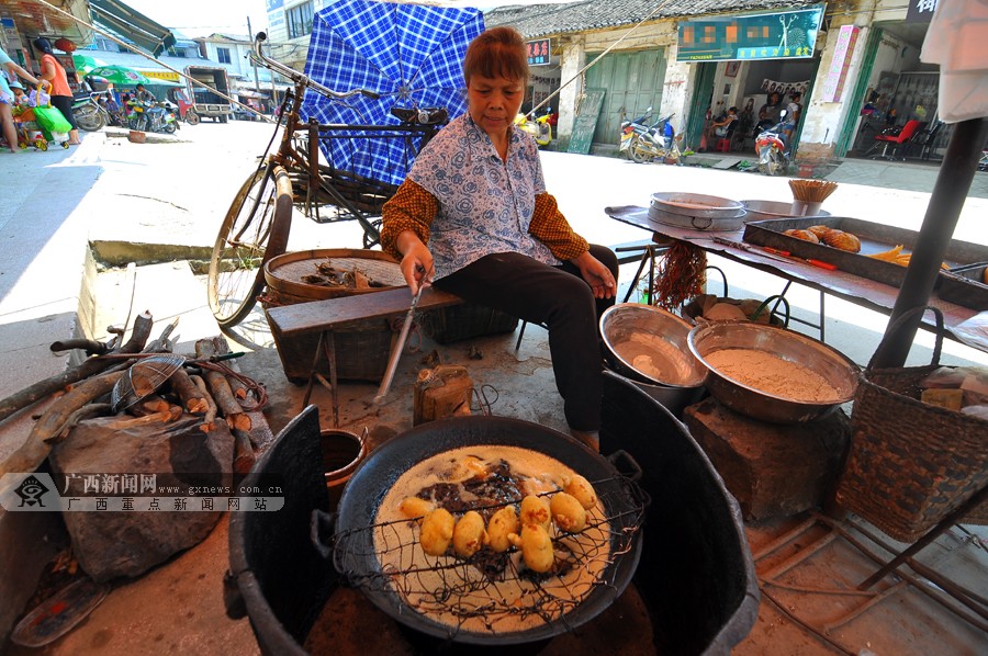 beat365亚洲体育官方网站|贺州市高三物理、历史科教学视导活动在钟山县二高举行