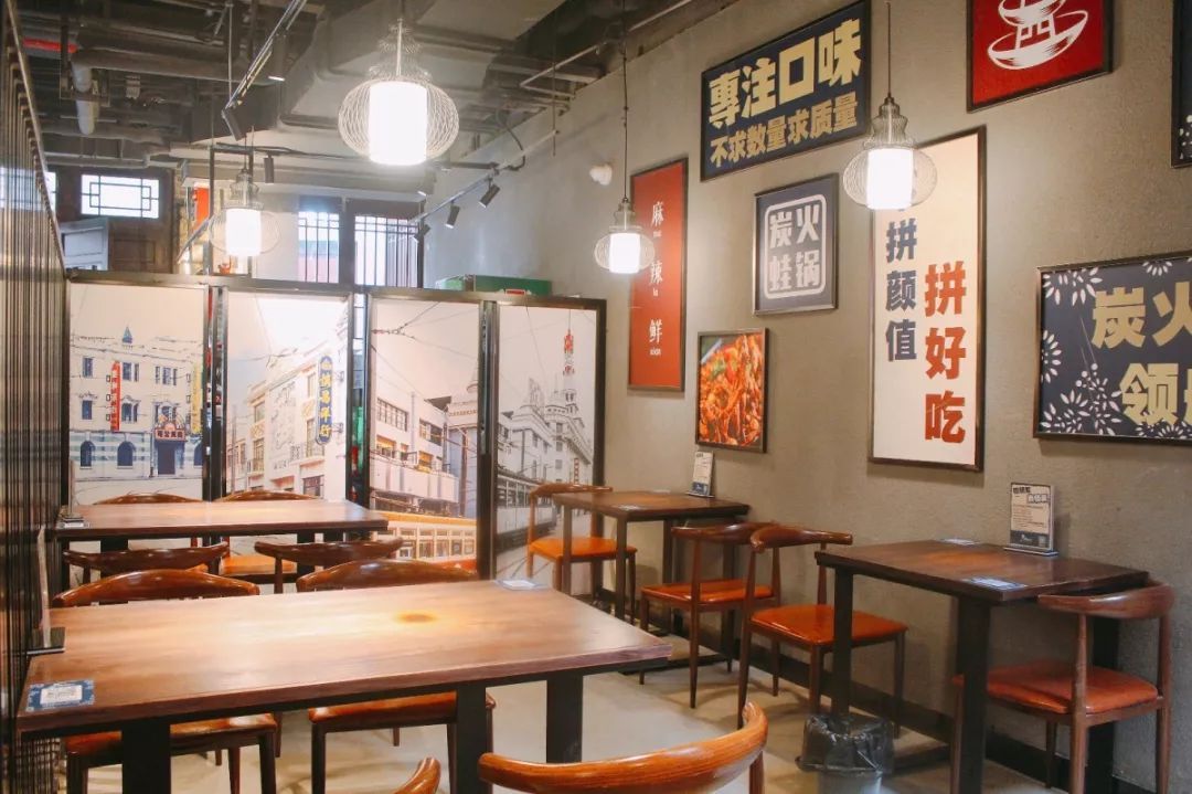 人气主持骆歆为AORUS打CALL 成都“AORUS DAY”“beat365官网”