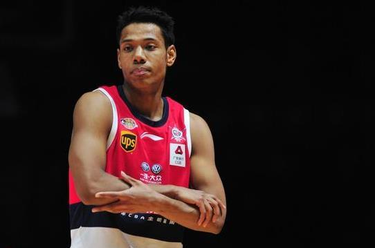 “beat365亚洲体育官方网站”破洞裤怎么搭配 妈妈再也不要帮我缝补裤子了(图1) beat365亚洲体育官方网站