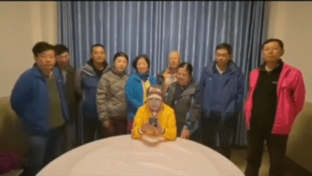 
视频暖心 12名上海游客寻找两位青海人-beat365官网(图3)