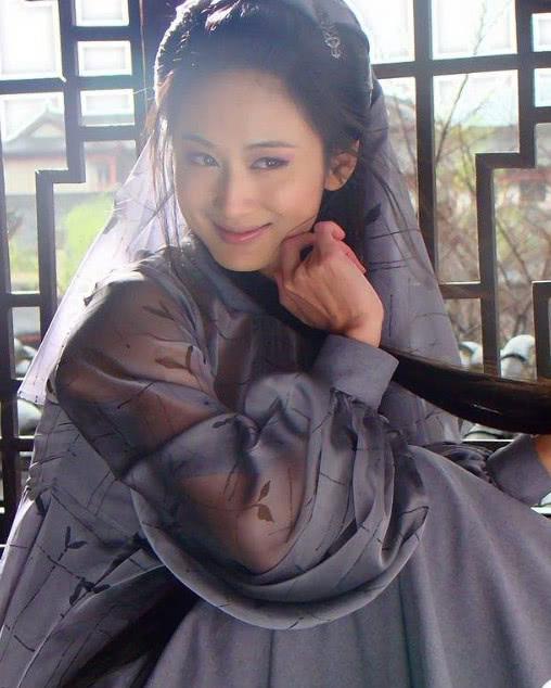 beat365亚洲体育官方网站_完结纯爱文《被前男友的白月光求婚后》《队友都是深井冰「电竞」》(图1) beat365官网